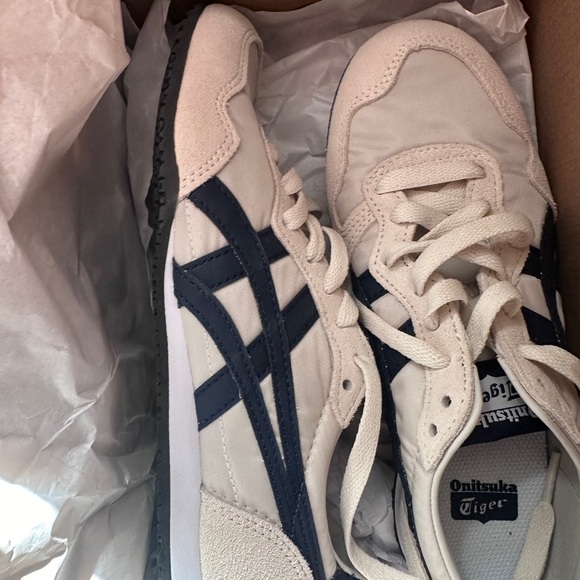 Brand New Onitsuka Tiger Serrano - Picture 3 of 3